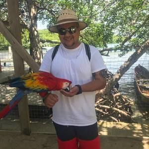 Meet your Posher, Alex